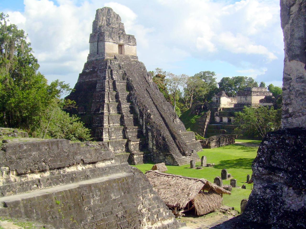 16- Pyramids of Tikal